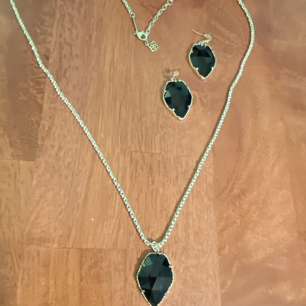Kendra Scott set